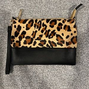 La Diva Leopard Clutch